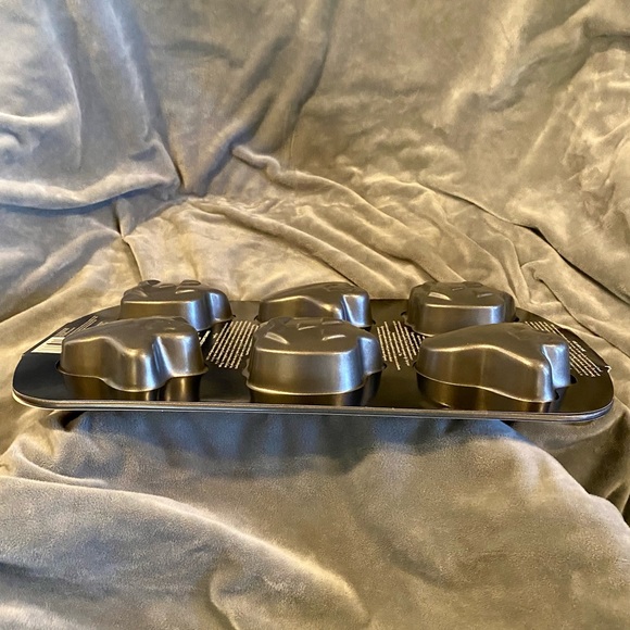 Wilton Halloween Mini-Cake/Cupcake Pan NWT - Picture 7 of 11